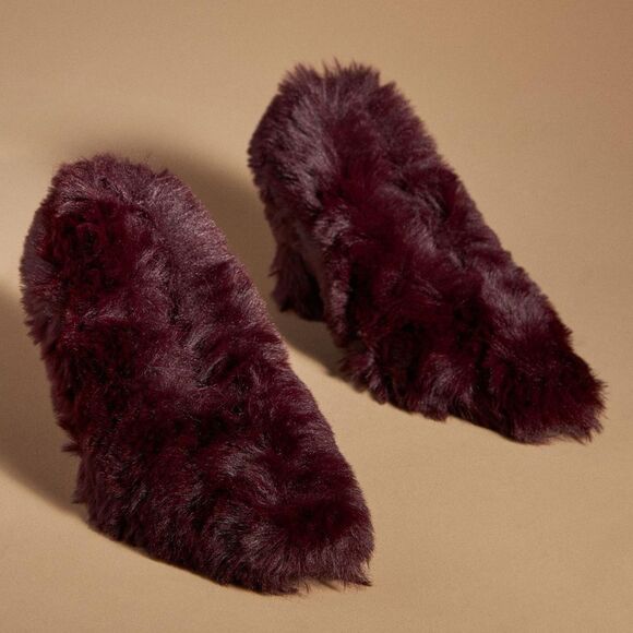 NWOB Jeffrey Campbell Fluffer Faux Fur Pointed Toe Pumps in Wine size 6 SOLD OUT - Picture 1 of 10